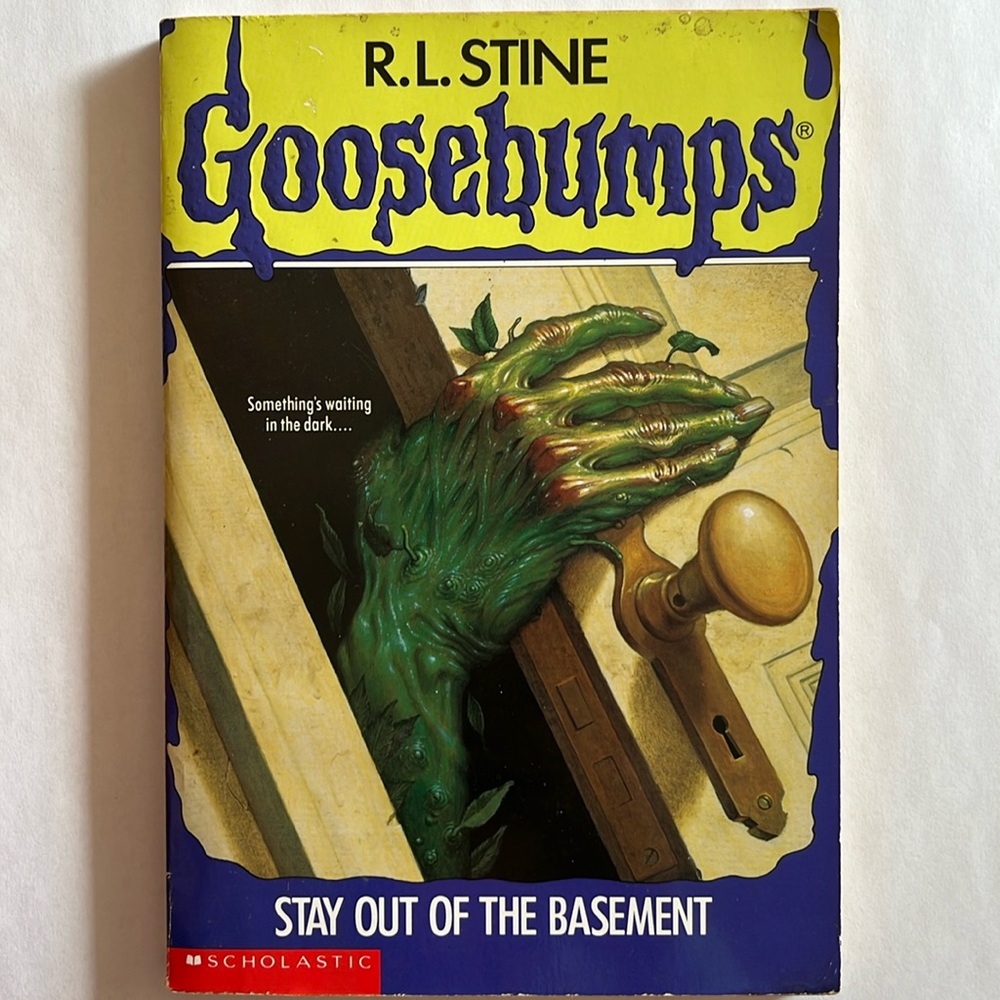 ⭐️ 5/$25 - GOOSEBUMPS - Classic/Vintage - #2 Stay Out of the Basement